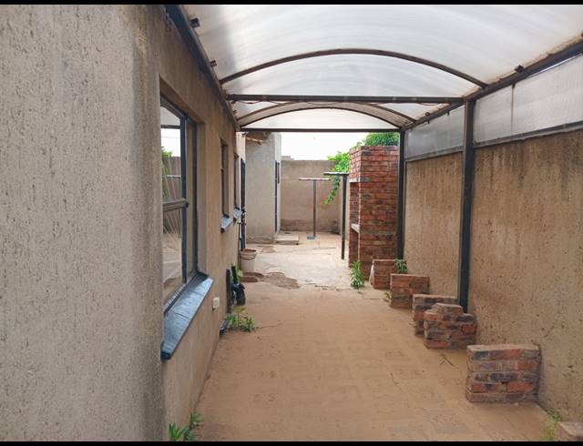 3 BEDROOM HOUSE FOR SALE IN EVATON WEST